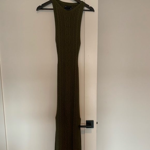 ASOS DESIGN *SOLD OUT* cable knit midi dress with open back and thigh split - Picture 5 of 8